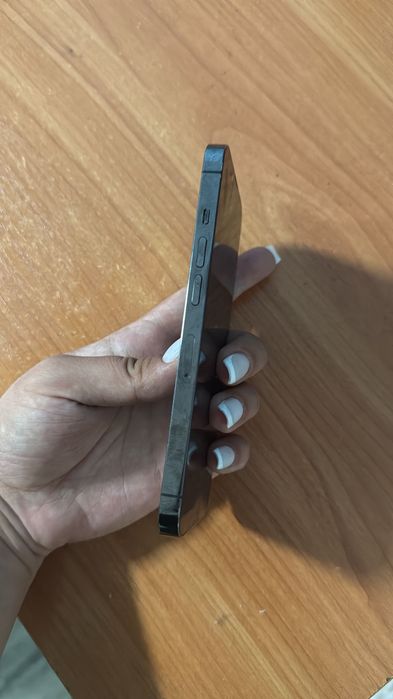 Продавам iPhone 13 Pro