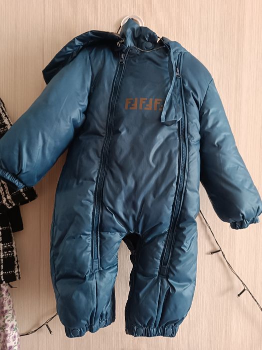 Продам детские комбинезоны