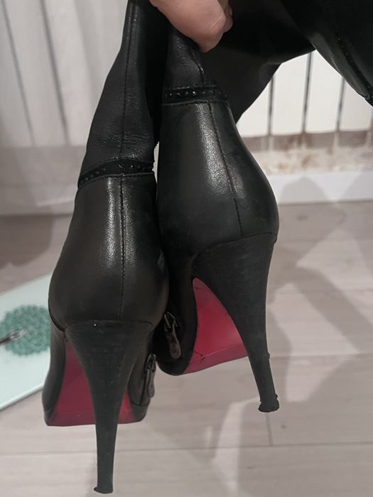 Продам кожаннык сапоги 39 размғр