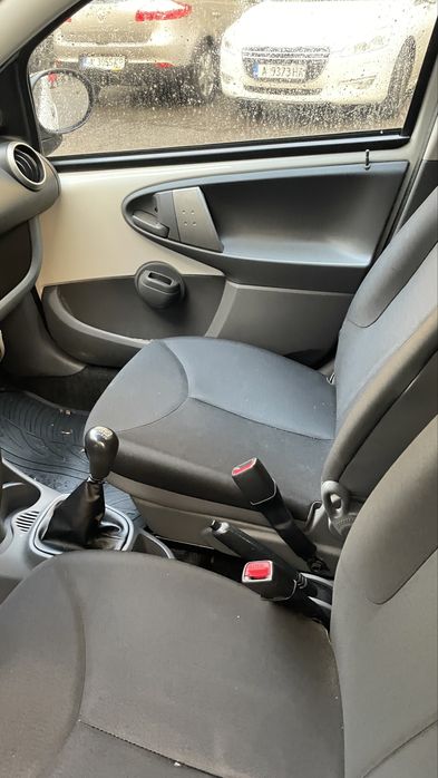 Продава се Тойота Айго! Градски автомобил! Продава се поради закупуван