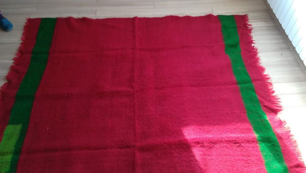 Вълнени черги, одяла и килими. Ръчно изтакани