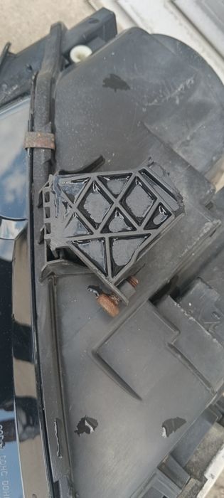Фарове за части А4 б8 и Рено Клио 3