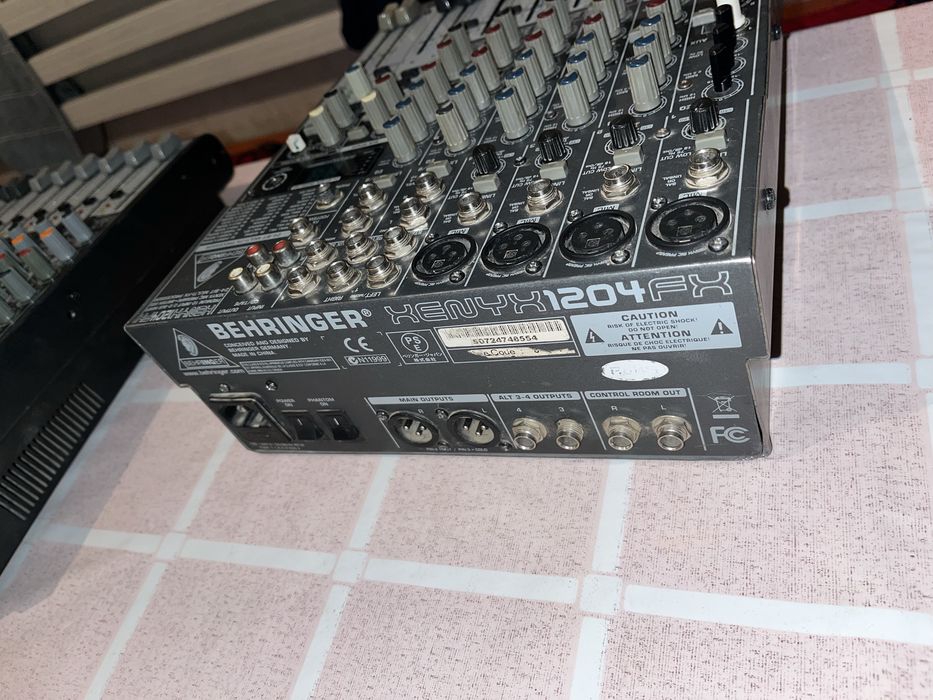 Микчерпульт 1204 BRHRINGER