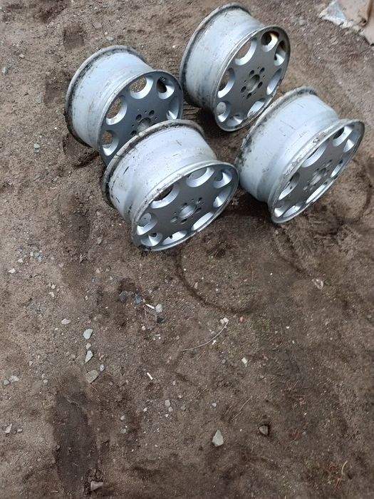 В продаже диски мерседес