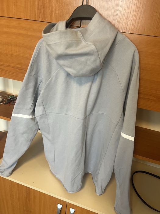 Суитчери - Adidas , Hugo . Нови и използвани .