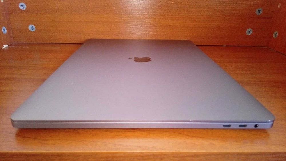 MacBook Pro 16,1; с 2 Операционни системи - MacOS 15 Sequoia и Windows