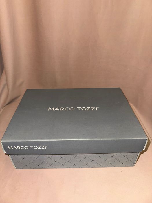 Pantofi negri Marco Tozzi măr. 40