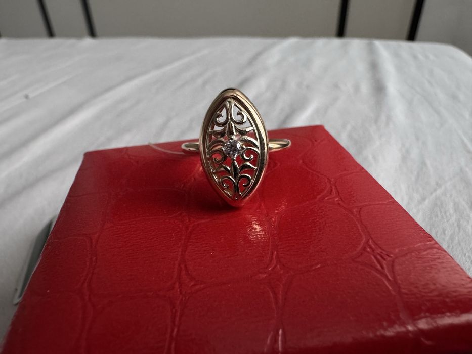 Продам кольцо золотое