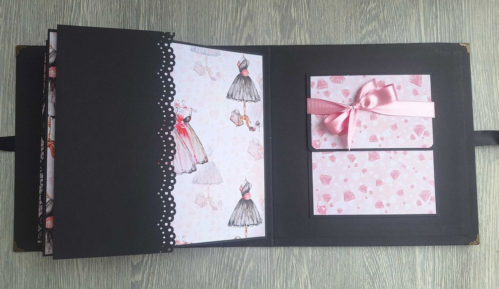 Скрапбук албум в черно и розово, ръчна изработка /23.18