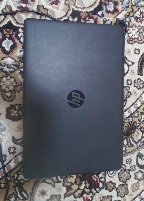 Noutbuk HP ofisniy holati a'lo