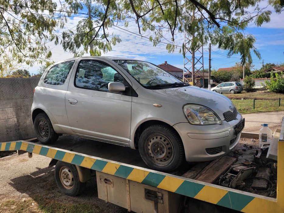 Тойота Ярис Toyota Yaris
