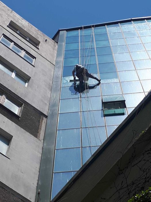 АЛПИНИСТИ ВАРНА.Работа по алпийски способ.