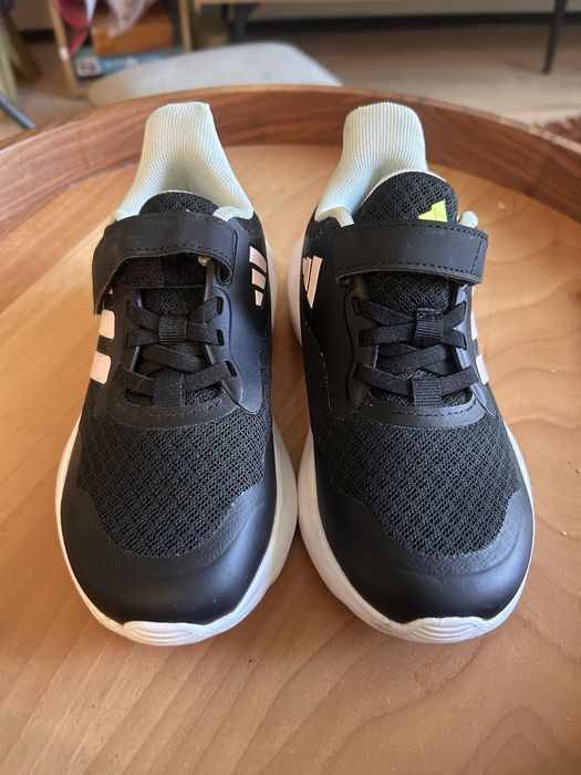 Adidas кроссовки на 30,5 размер на девочку