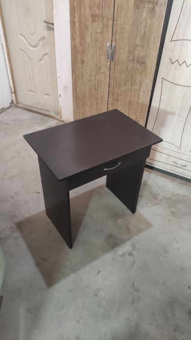 Pismeni stol parta rabochiy stol ofís mébel