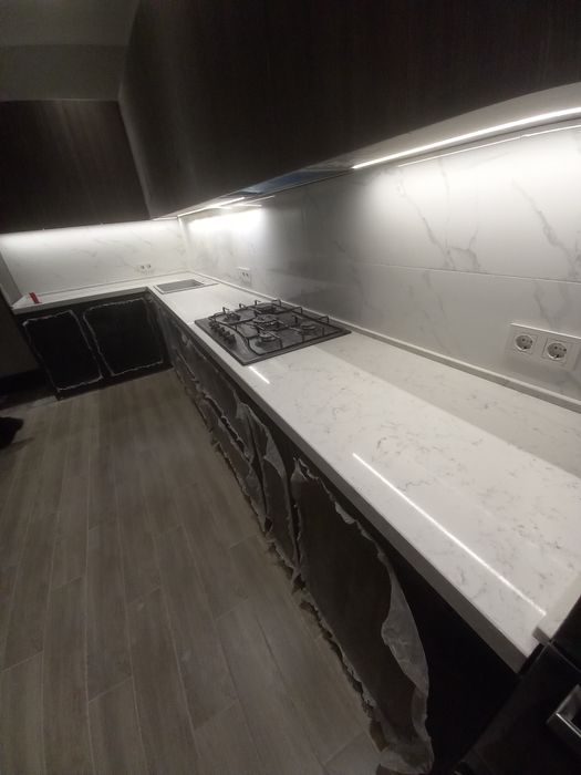 Кварц,акрил,мрамор,гранит,керамогранит