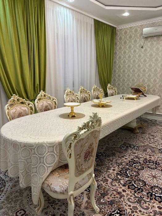 Продаётся большой стол 4 м × 1