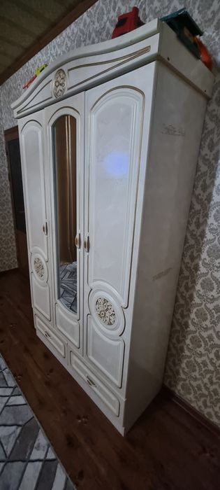 Detskiy shkaf sotiladi Srochna