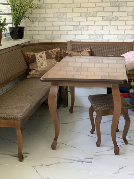 Продается столовый уголок