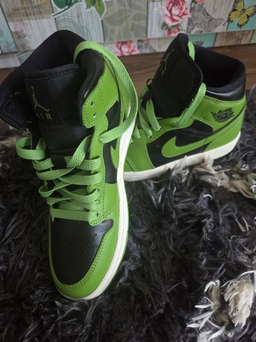 Маратонки   Air Jordan  N 37,5 НОВИ