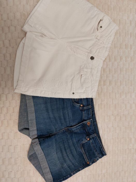 Къси дънкови гащи