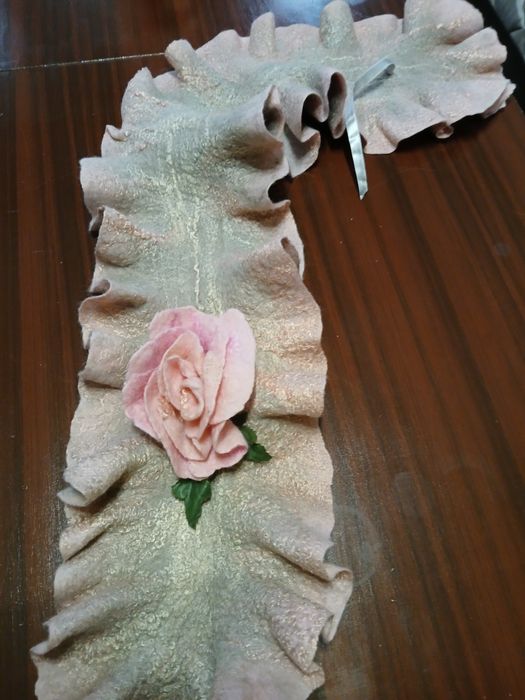 Красив дамски   шал, ръчна изработка