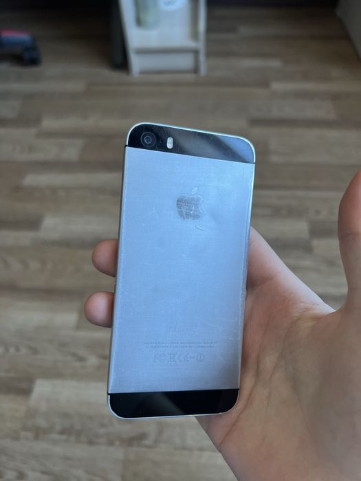 Продам/обмен  айфон се