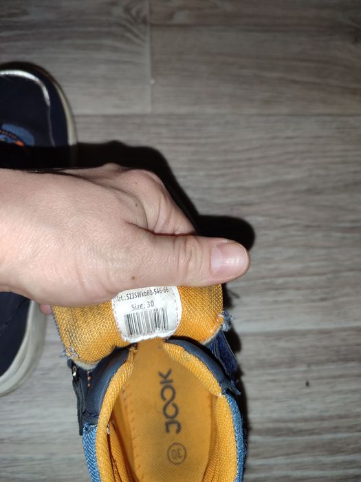 Продам ботинки осень весна 30 размер