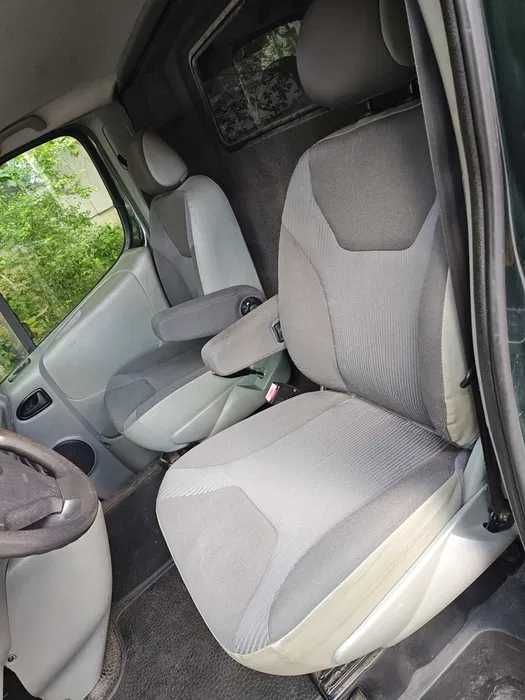Opel Vivaro 2.5 CDI - Marfa - 2 Locuri - 146 CP
