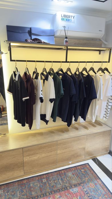 Dokon uchun mebellar stilaj oyna stol shkaf