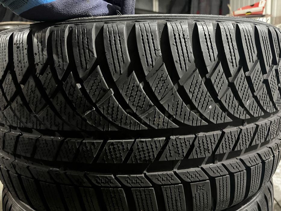275/35/19- пара шин