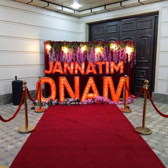 AYIQLAR shou Oformleniya