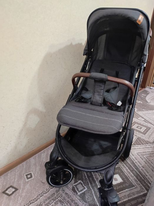 Коляска детская  в отличном состоянии