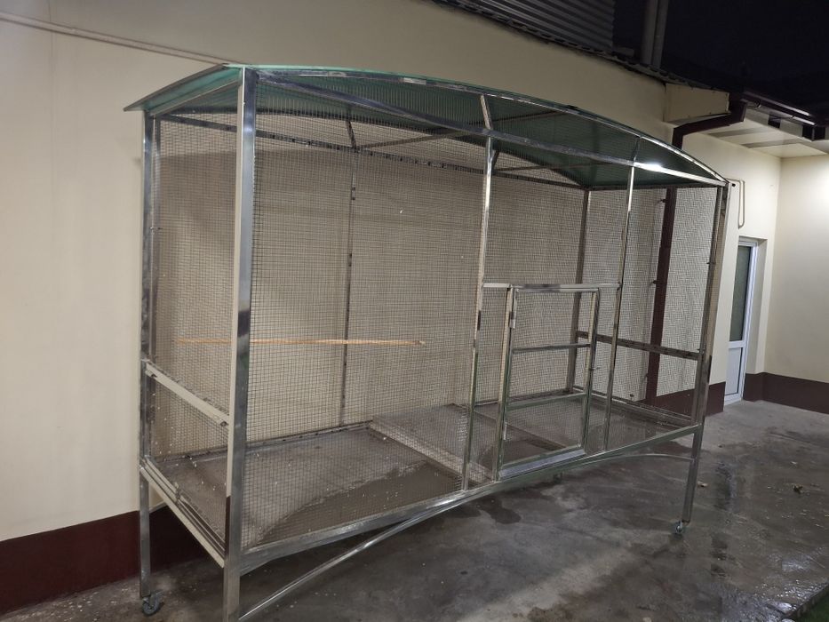 Qafas valer sotiladi