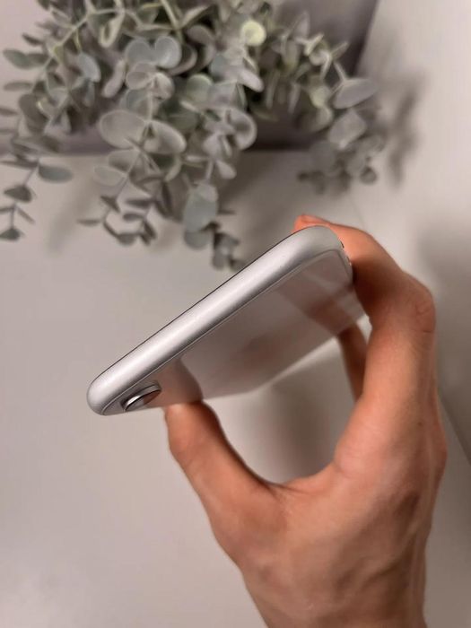 Iphone XR 128гб в отличным состоянии