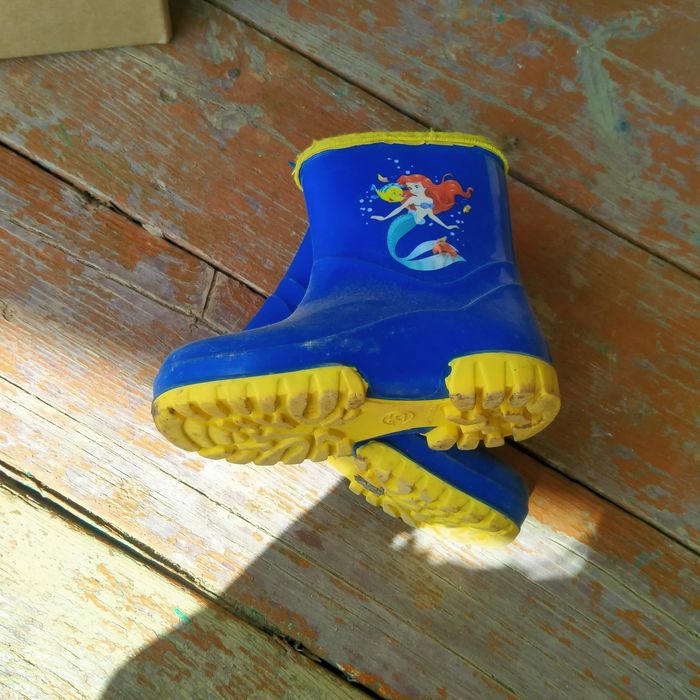 Продам резиновые сапоги