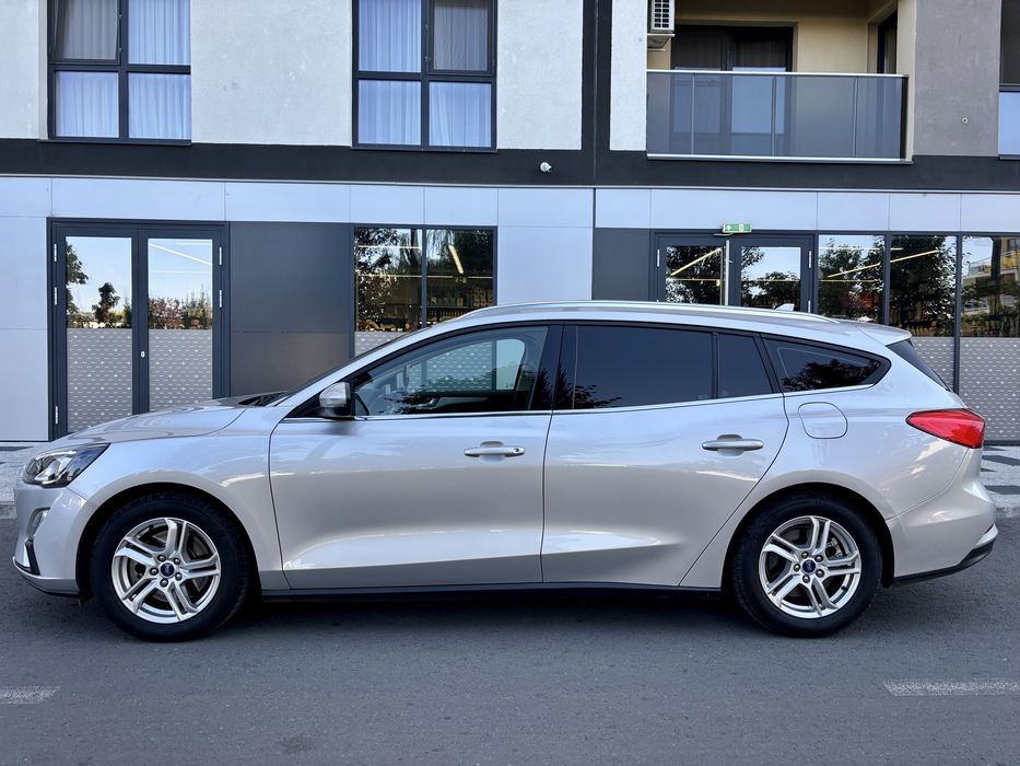 FORD Focus 2022 — imagine 4