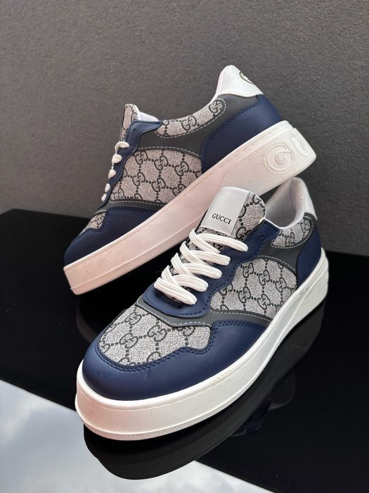 Adidași mărimea 42.5-43 – noi, nepurtați