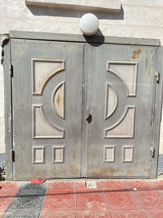 Darvoza sotiladi.