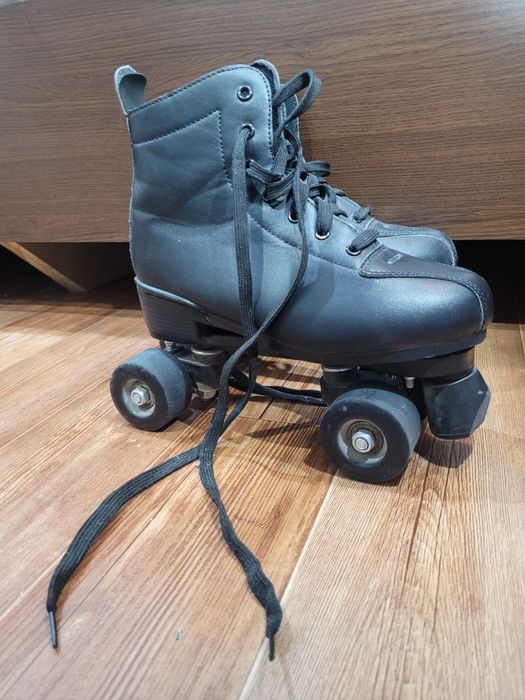 Продам ролики,квады