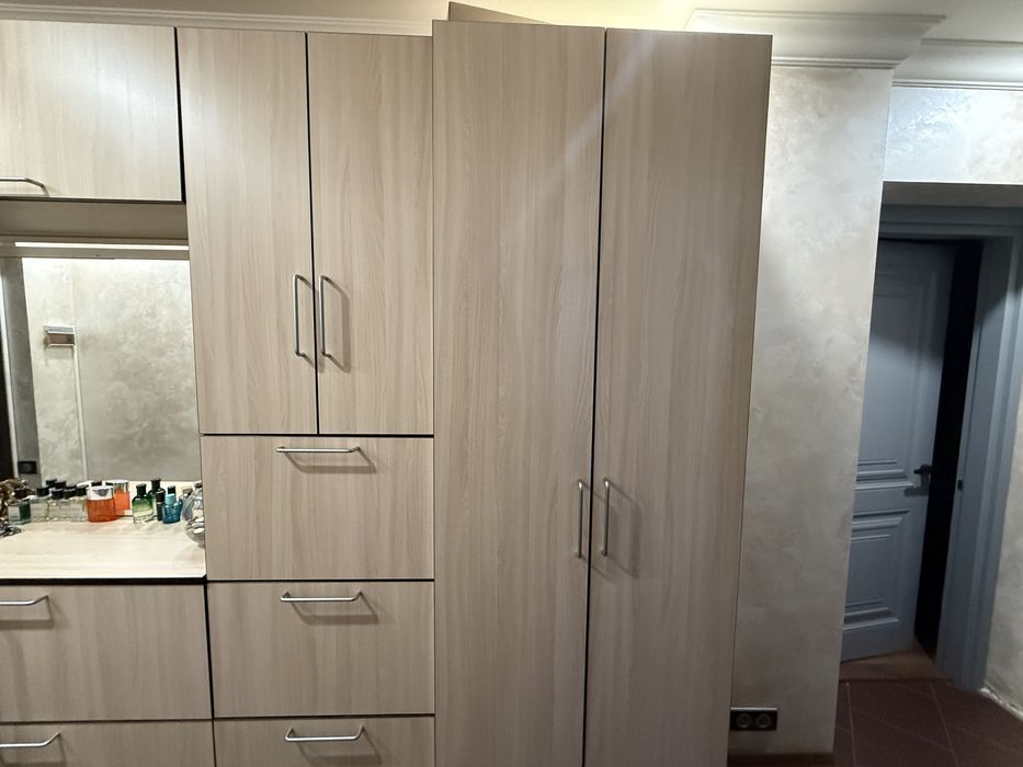 прихожая ,хорошая