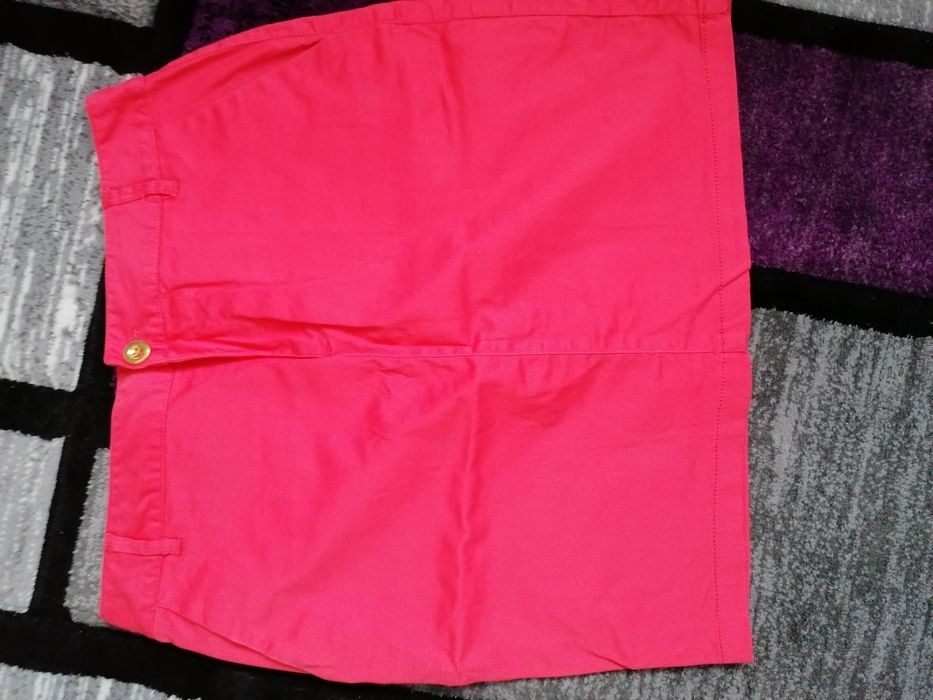 Vând rochițe și fuste