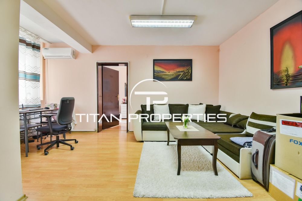 Дава се под наем Двустаен апартамент в София, Център - 65 кв.м за 600 € - Снимка #1