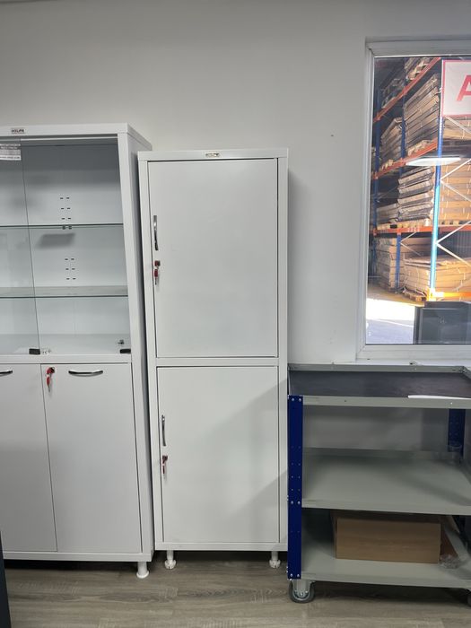 Медицинская Мебель! ( Шкафы, аптечка,кушетка,штатив, и пр.)