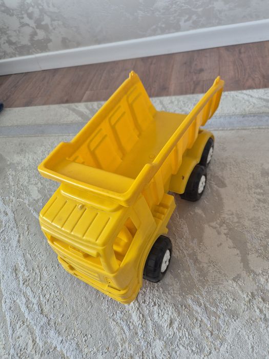 Продам большие машинки...