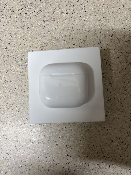 vand airpods 4 fara casca stanga