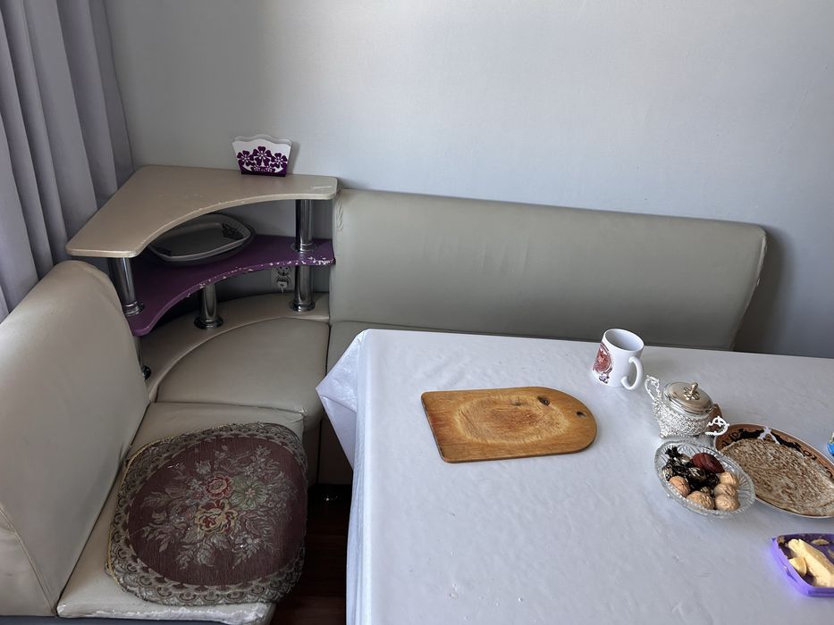 Продается диван кухонный