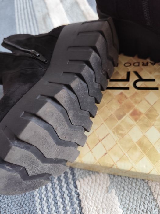 Дамски боти на платформа