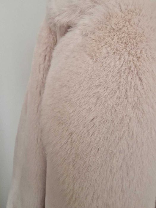 Дълго палто от изкуствен пух ASOS (Размер S/М)