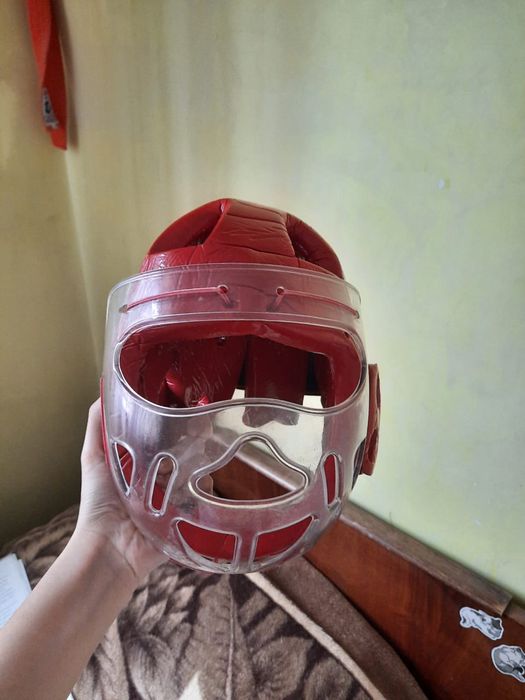 Продам кимано, шлем для каратэ