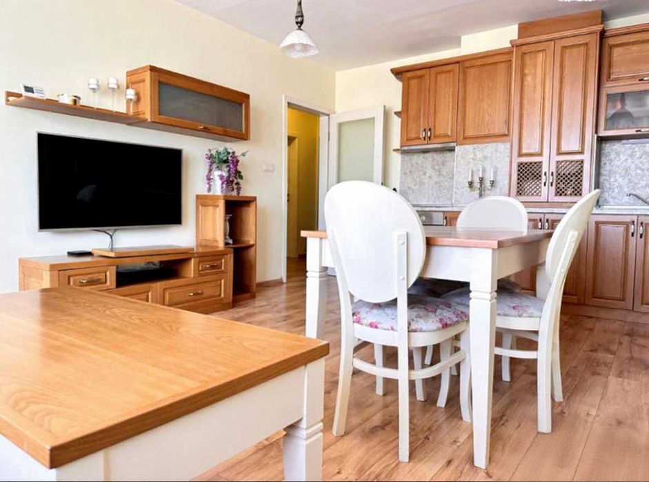 Дава се под наем Двустаен апартамент в София, Витоша - 75 кв.м за 797.64 € - Снимка #1